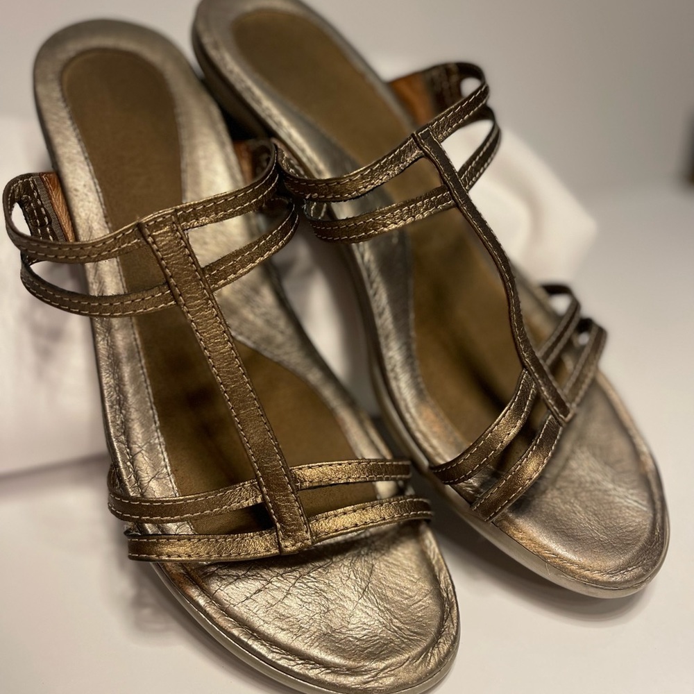 NAOT Grecian Gold Leather Sandals Size 40 (9)